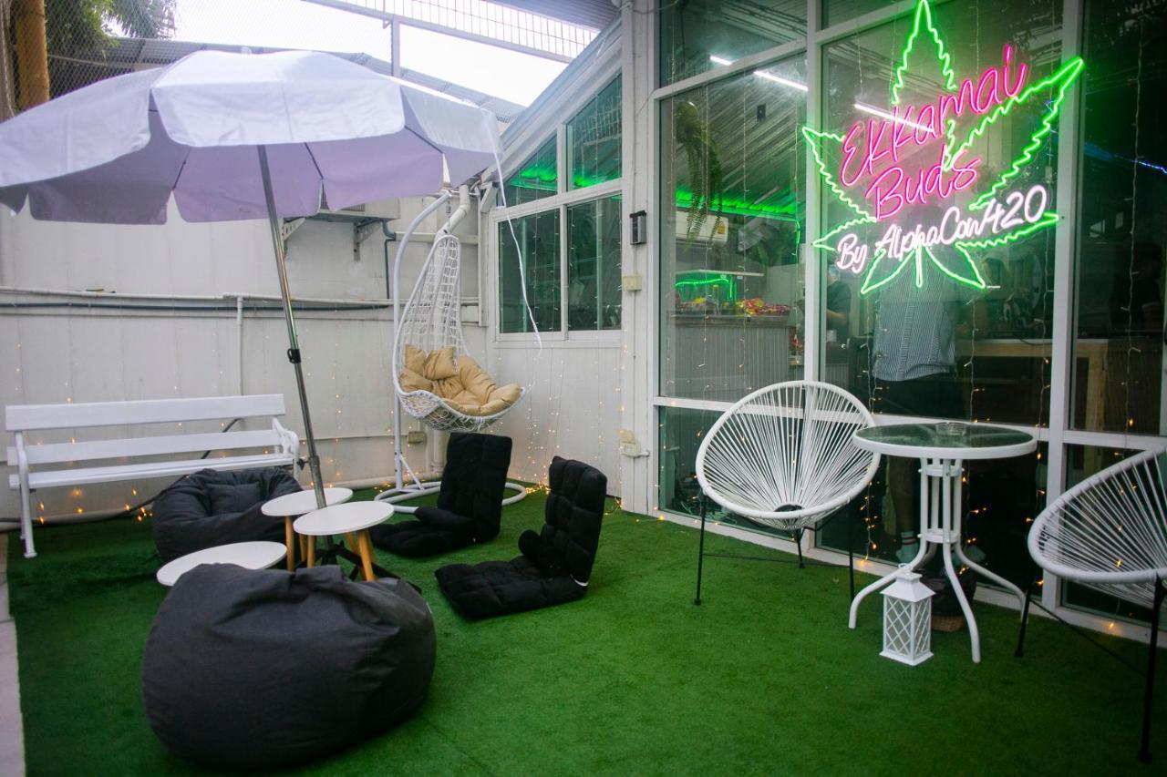 420 Hostel - Ekkamai Buds & Beds Bangkok Exterior foto
