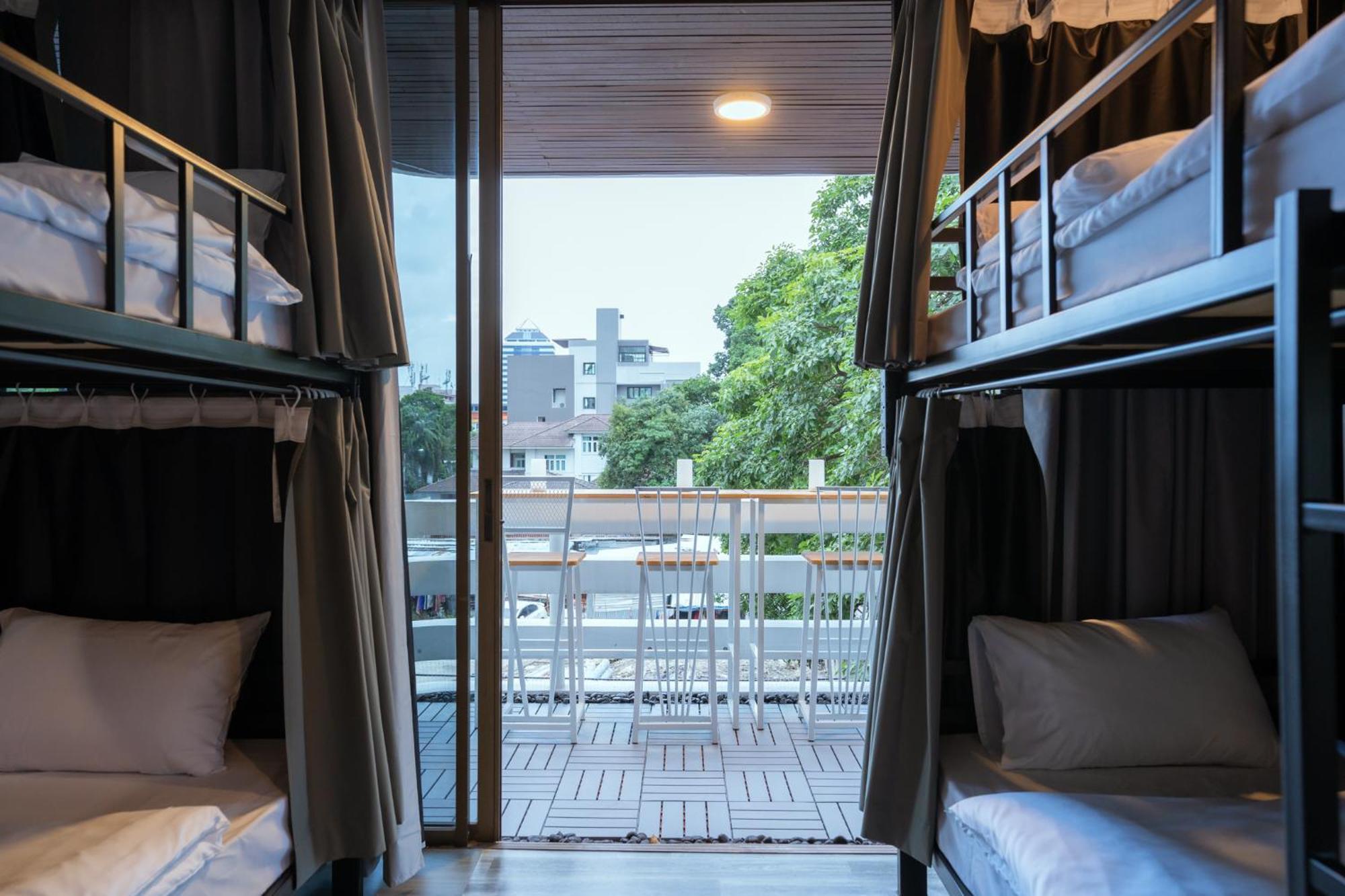 420 Hostel - Ekkamai Buds & Beds Bangkok Exterior foto